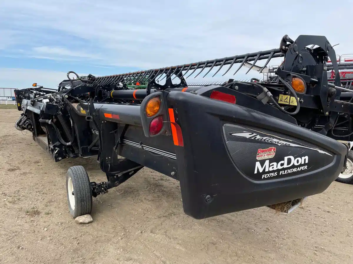 Gallery image 1 for Used 2015 MacDon FD75 Header - Flex Draper