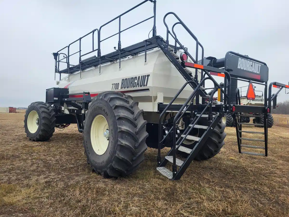 Gallery image 2 for Used 2019 Bourgault 7700 Air Seeder