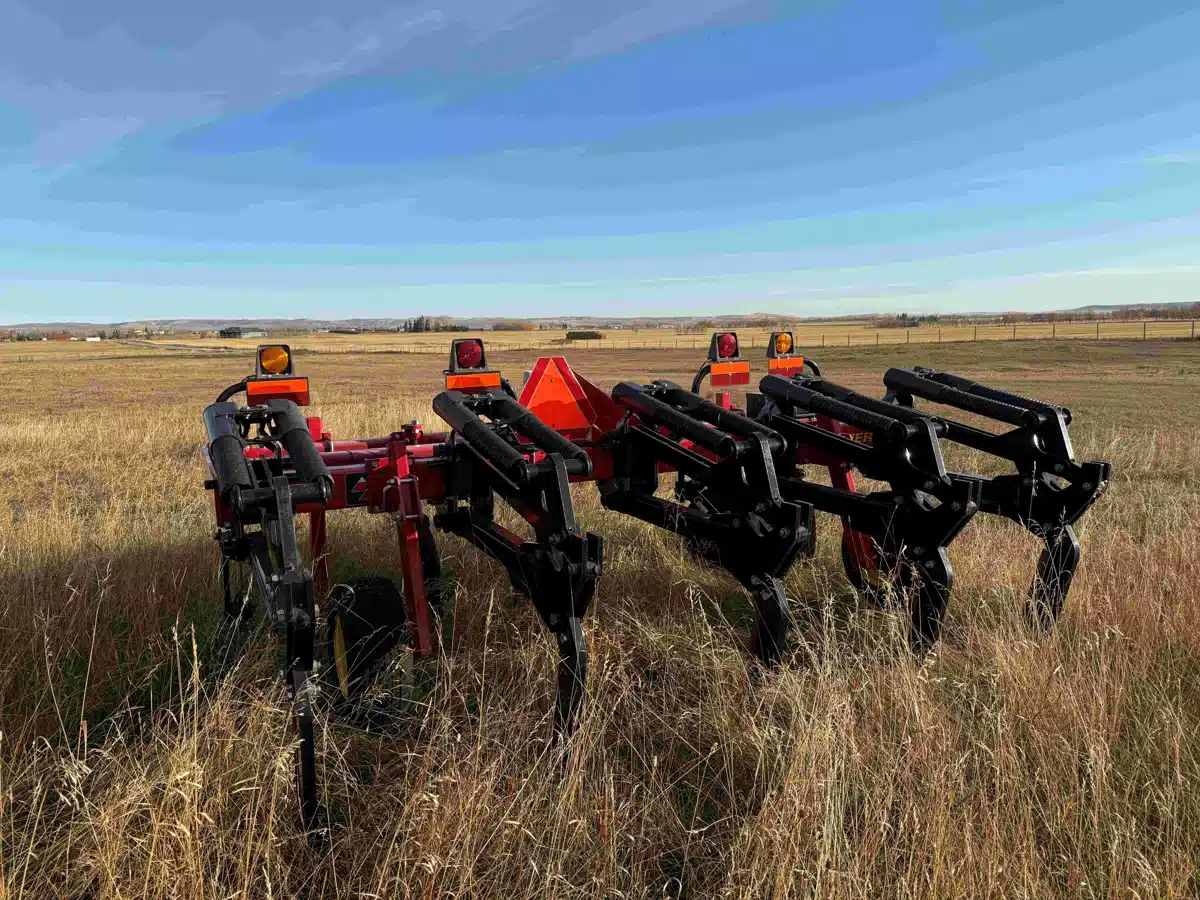 Gallery image 2 for Used 2015 Sunflower 4710 Subsoiler
