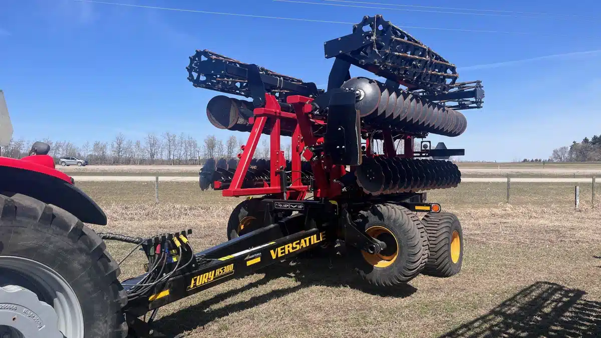 Photo de la Galerie 1 pour 2024 Versatile FURY HS.300 Disque