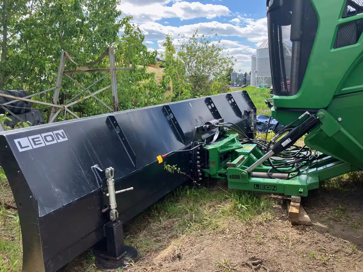 Gallery image 1 for Used Leon 4000 Dozer Blade