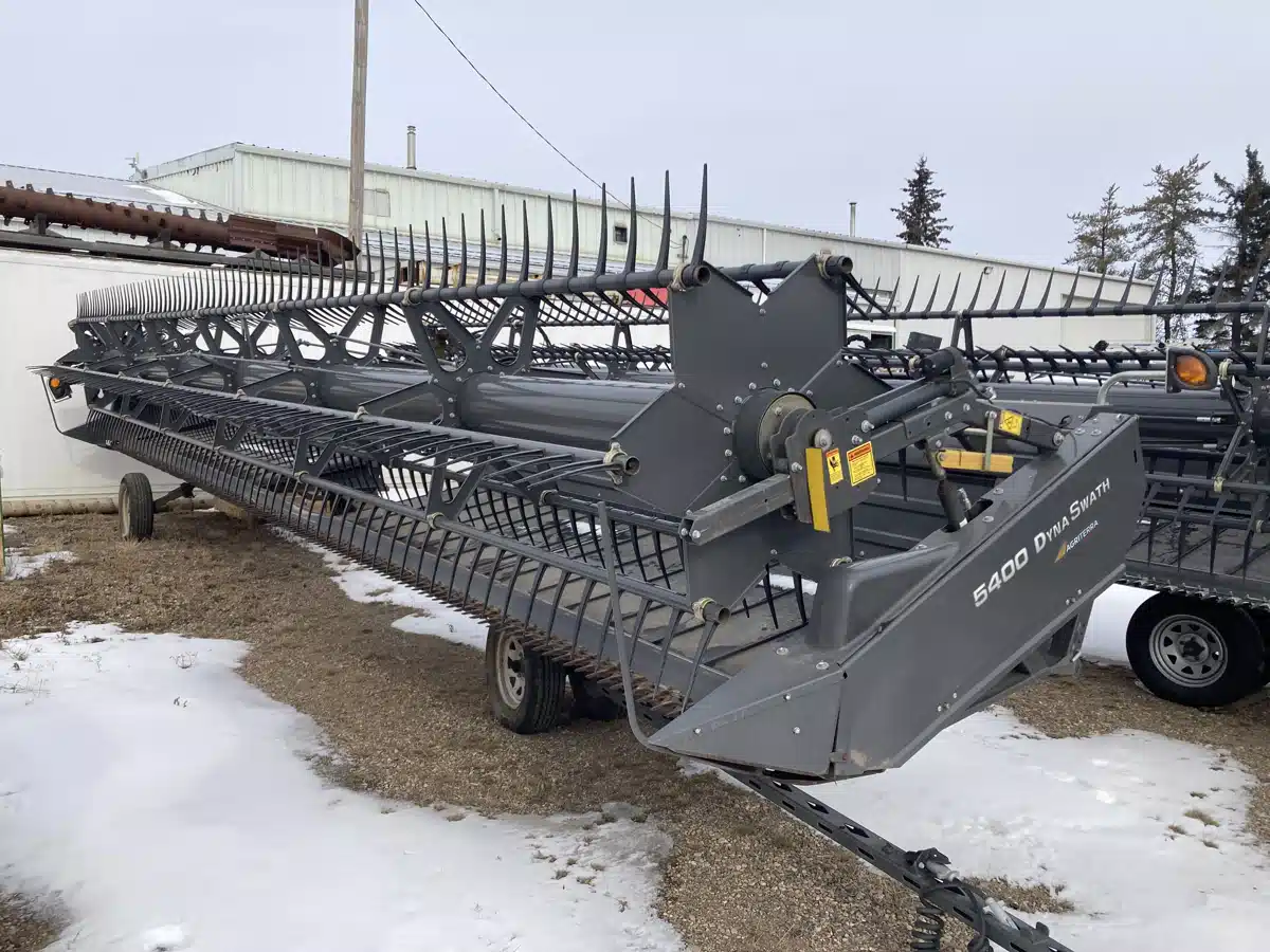 Gallery image 2 for Used 2023 Massey Ferguson 5400-35 Header