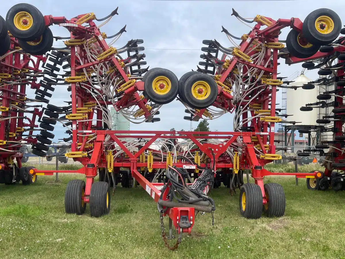Gallery image 1 for Used 2013 Bourgault 5810-62 Air Drill
