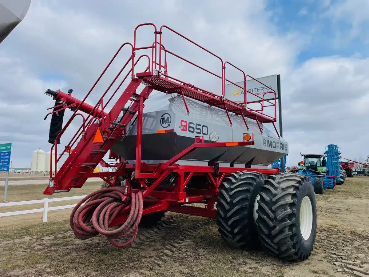 Gallery image 2 for Used 2017 Morris 9650 Air Cart