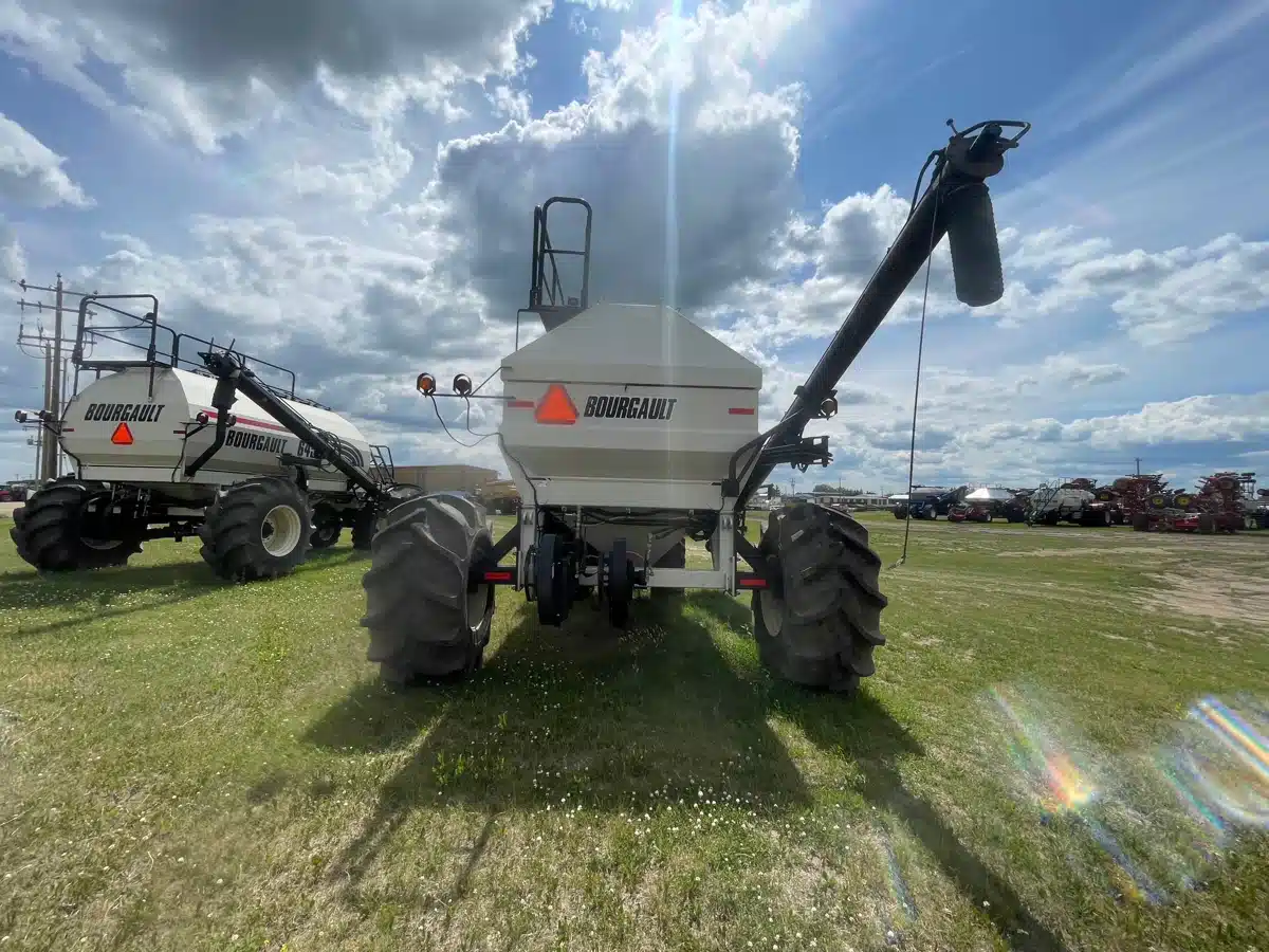 Gallery image 2 for Used 2004 Bourgault 5350 Air Cart