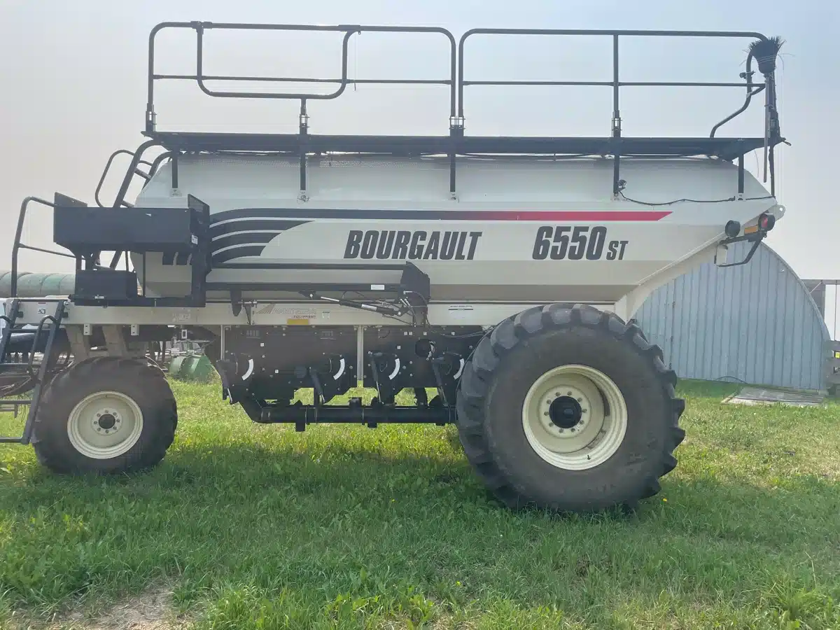 Gallery image 1 for Used 2016 Bourgault 6550 Air Seeder