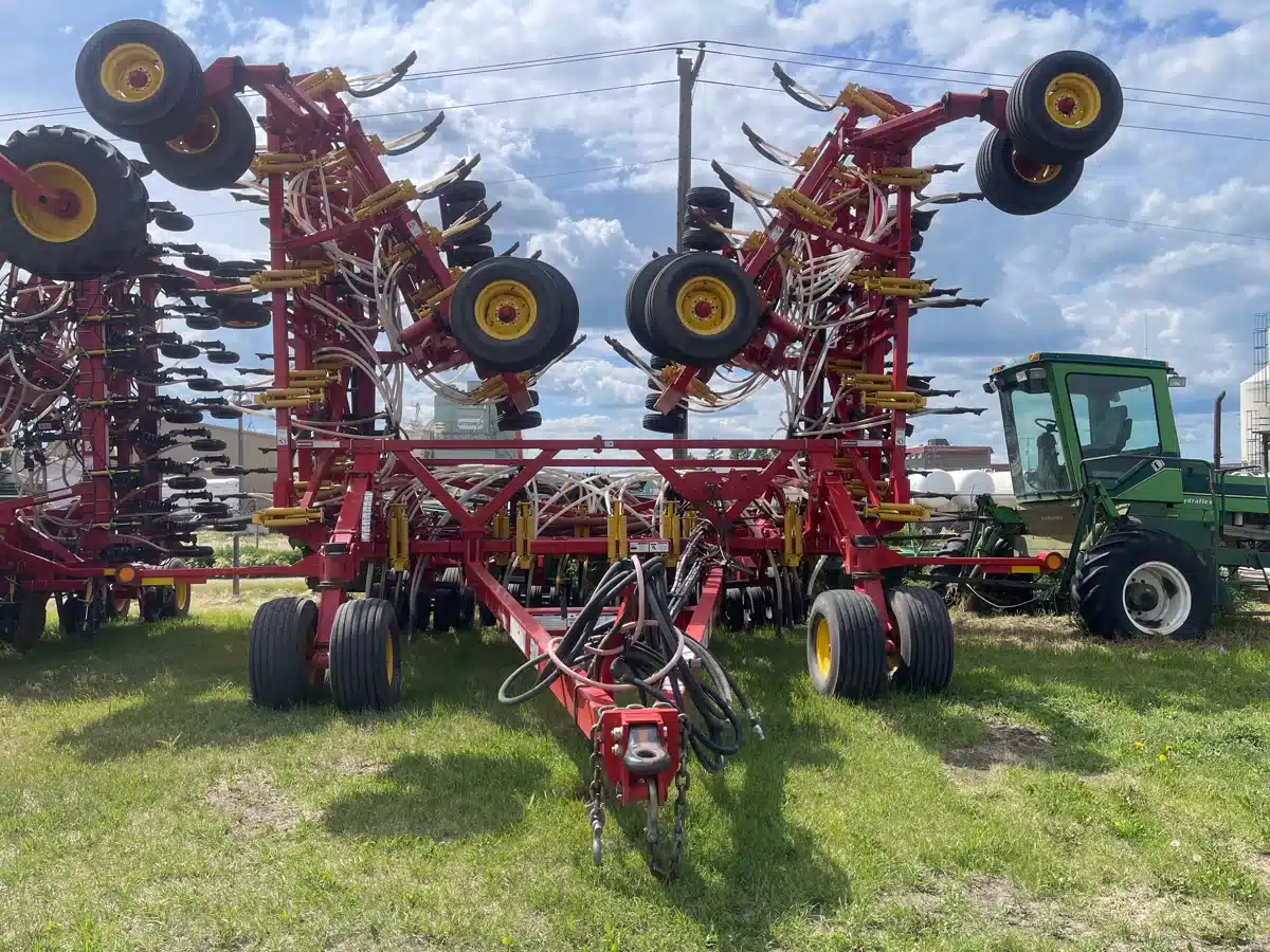 Gallery image 1 for Used 2014 Bourgault 5810-62 Air Drill