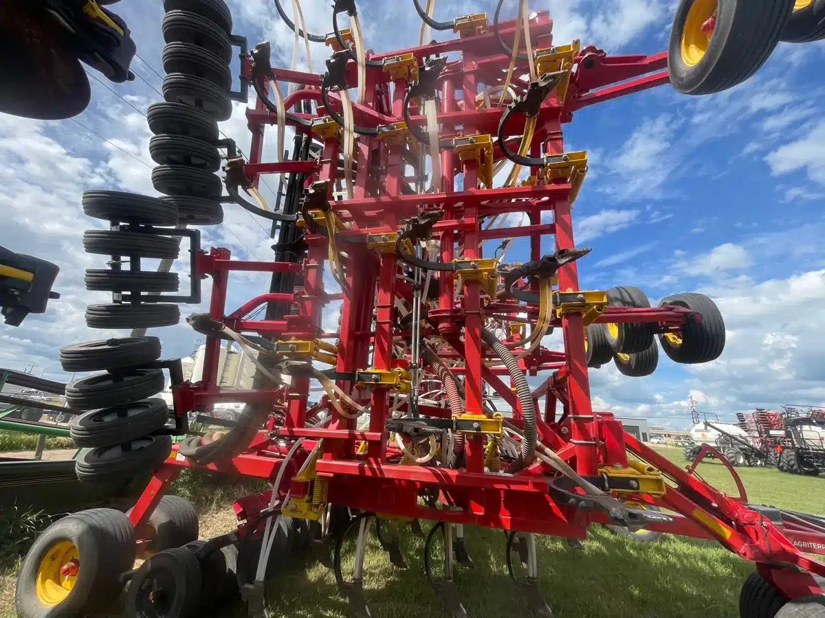 Gallery image 2 for Used 2014 Bourgault 5810-62 Air Drill