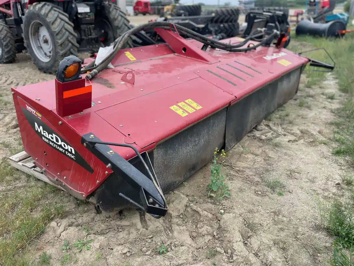 Gallery image 1 for Used 2015 MacDon R85 Header - Rotary
