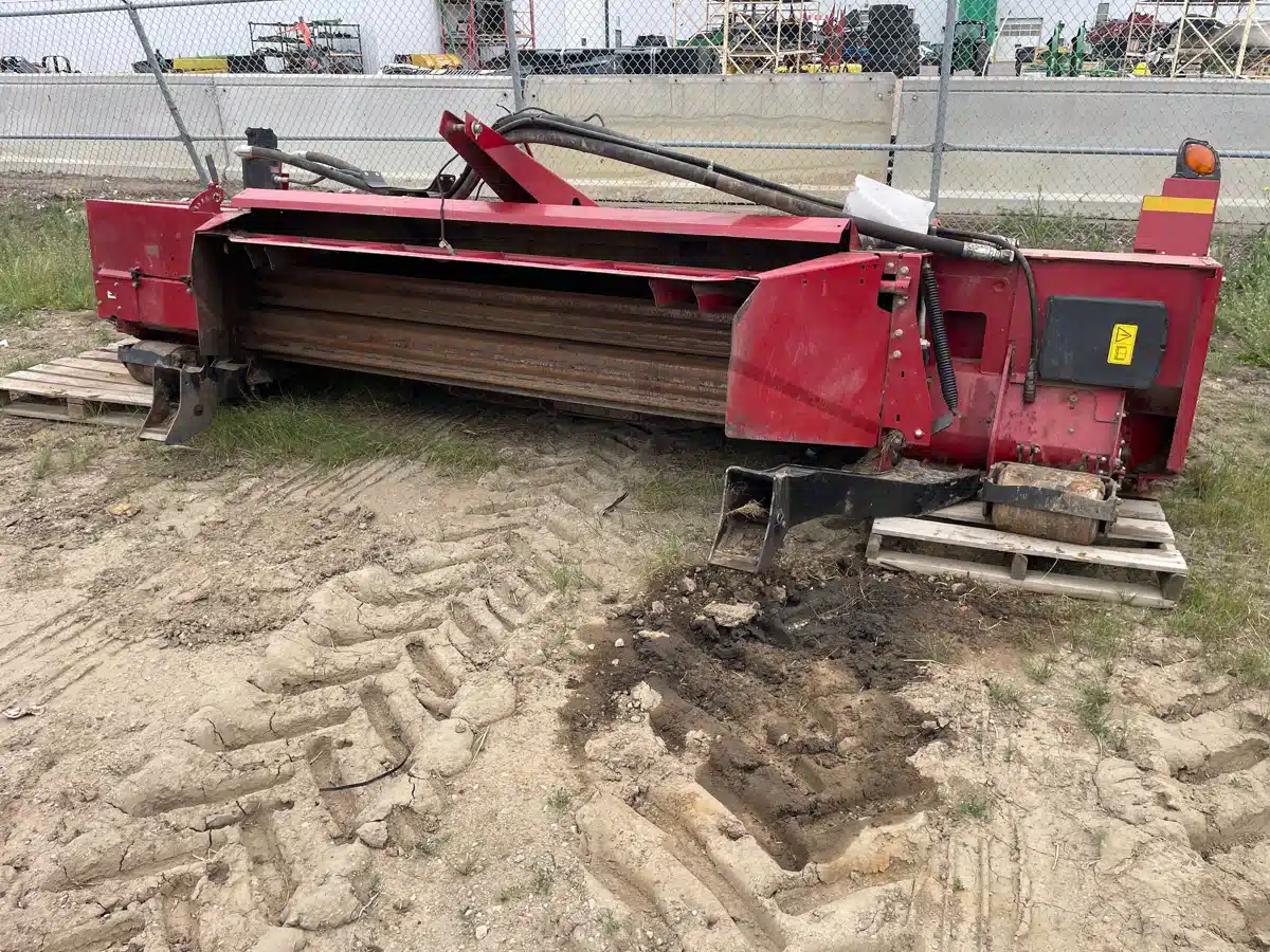 Gallery image 2 for Used 2015 MacDon R85 Header - Rotary