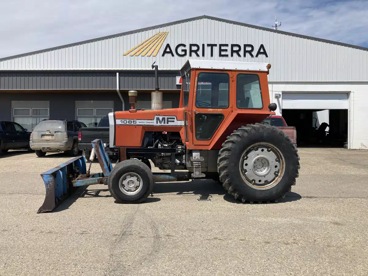 Gallery image 1 for Used 1977 Massey Ferguson 1085 Tractor