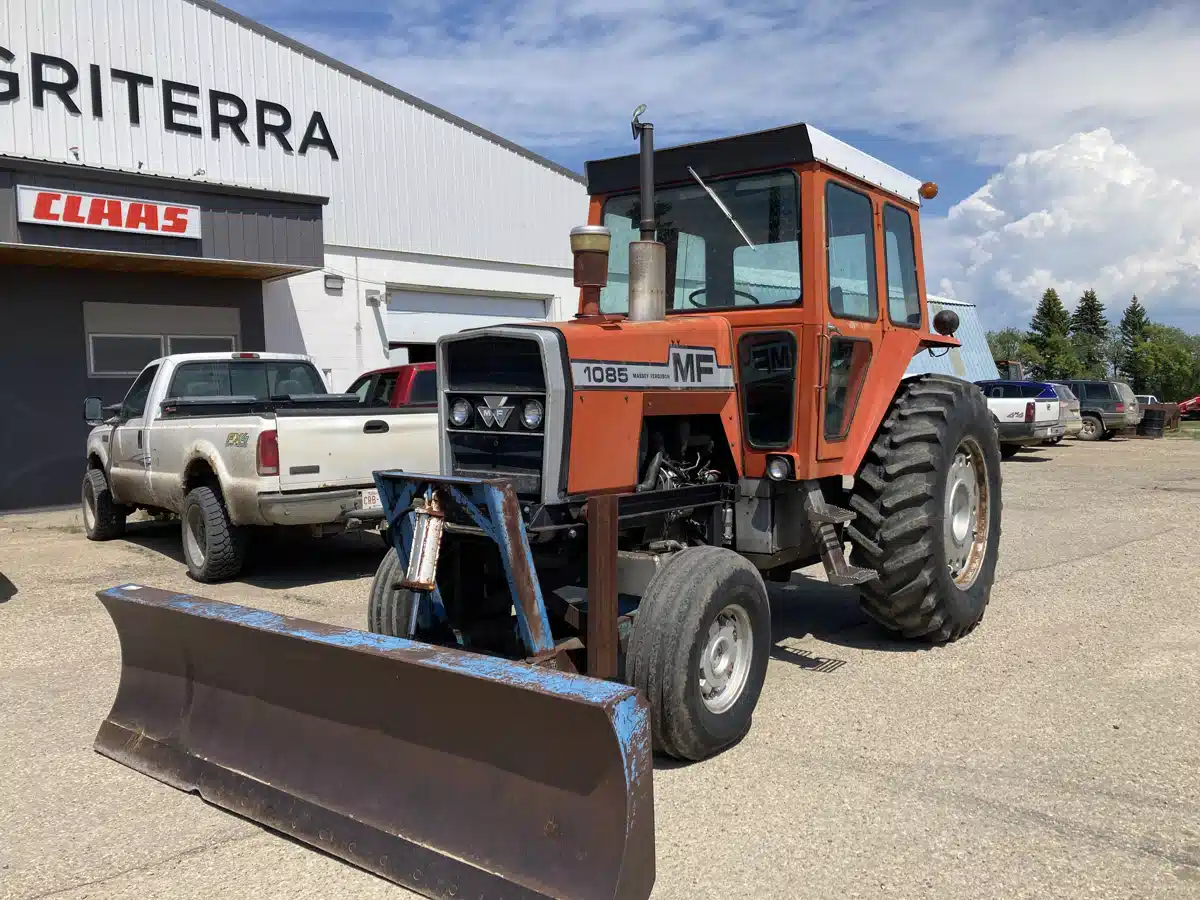 Gallery image 2 for Used 1977 Massey Ferguson 1085 Tractor