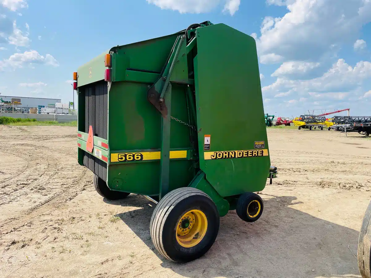Gallery image 2 for Used 1999 John Deere 566 Round Baler