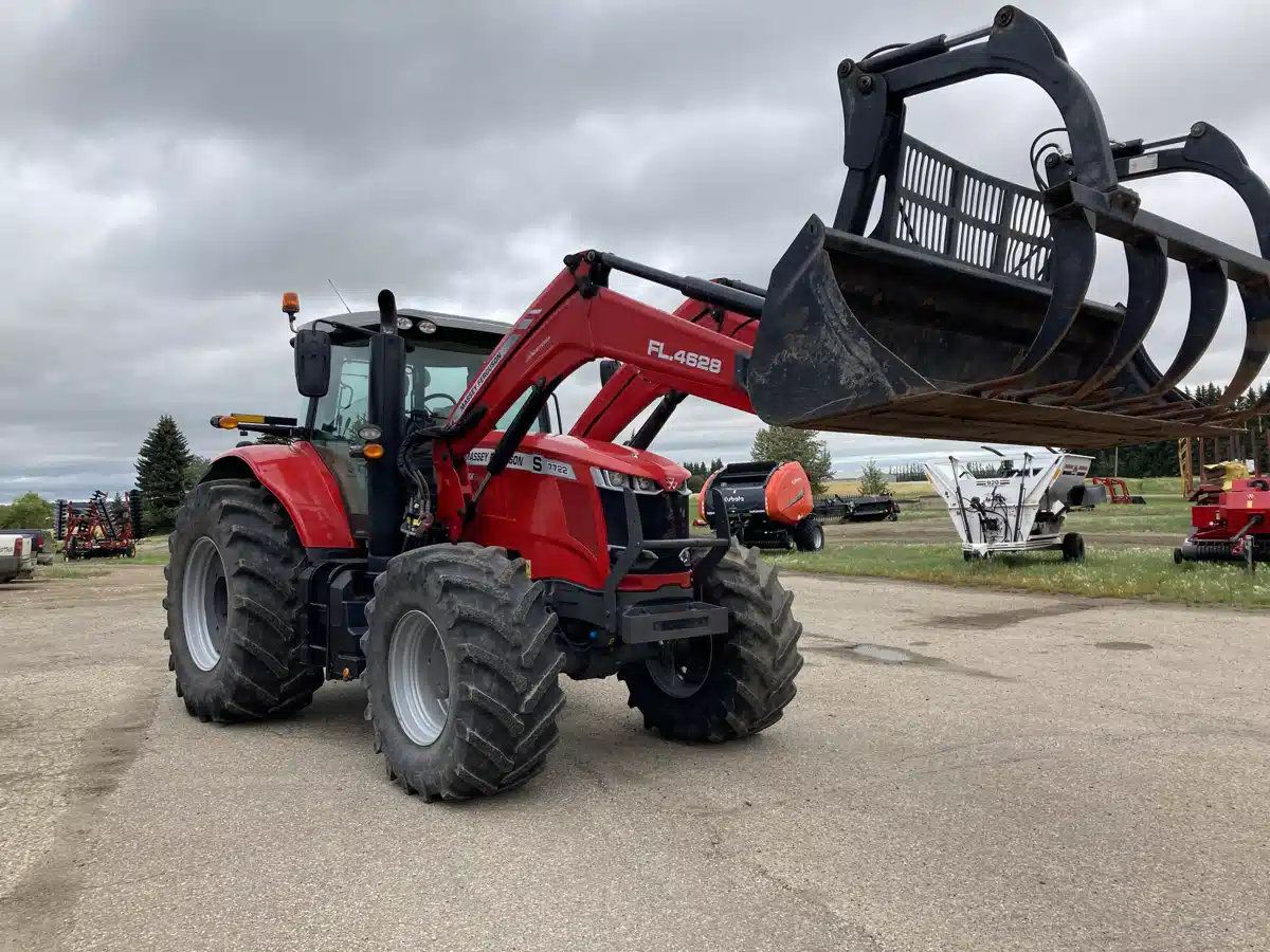 Gallery image 2 for Used 2020 Massey Ferguson 7722 Tractor