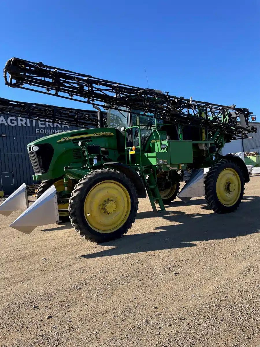 Gallery image 1 for Used 2007 John Deere 4720 Sprayer - Self Propelled
