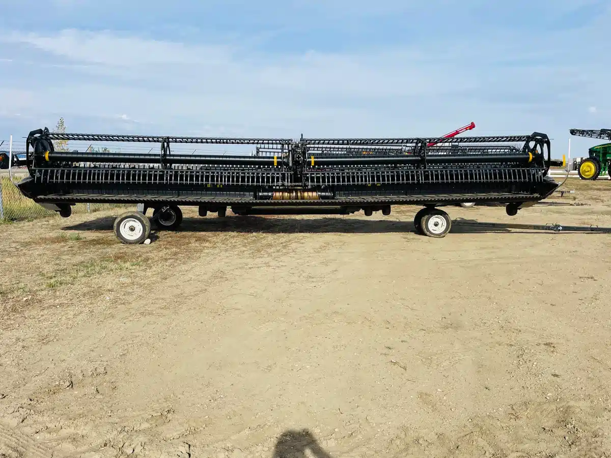 Gallery image 2 for Used 2022 MacDon FD135 Header - Draper