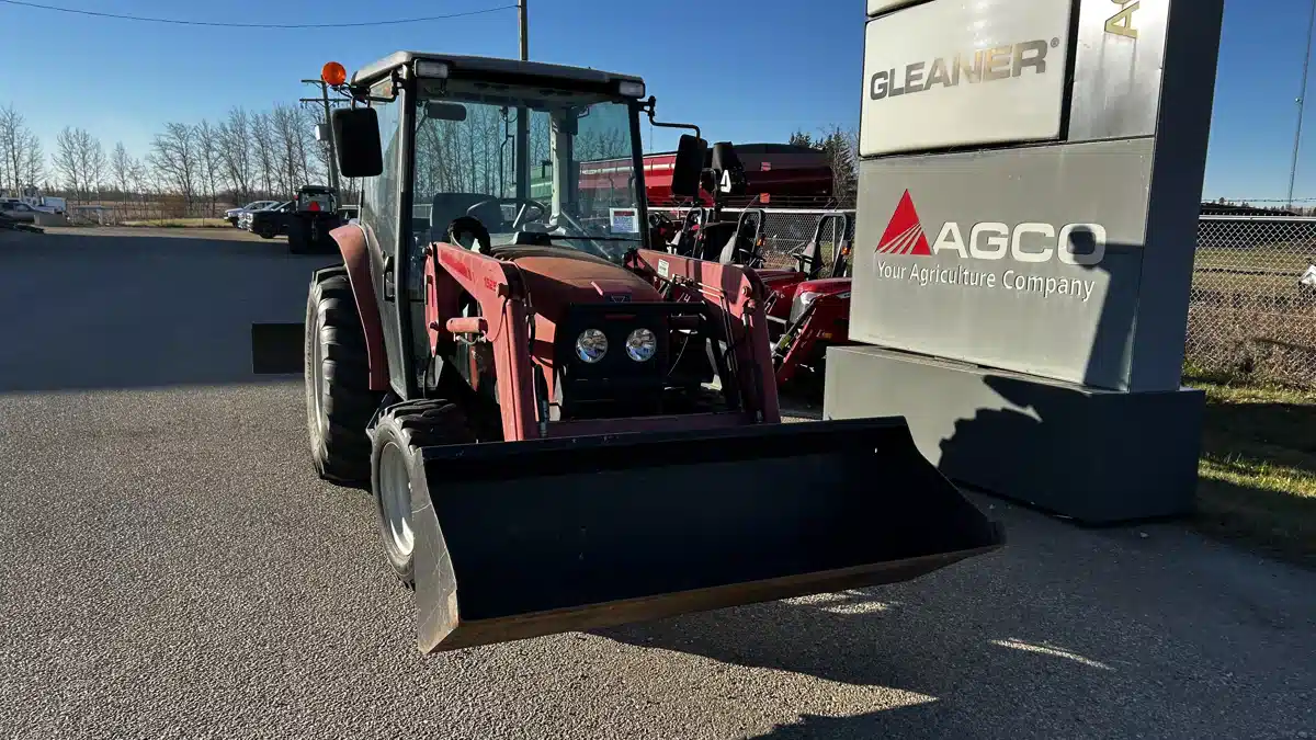 Gallery image 1 for 2012 Massey Ferguson 1533L Tractor
