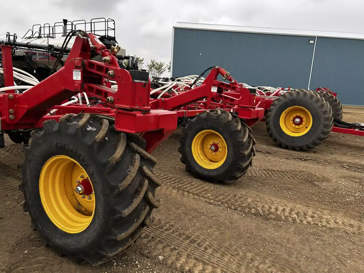 Gallery image 2 for 2021 Bourgault 3335-66 Air Drill