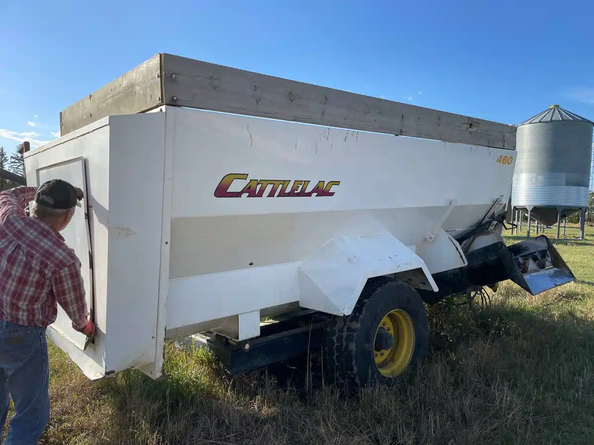 Used 2014 Cattlelac 460 TMR Mixer