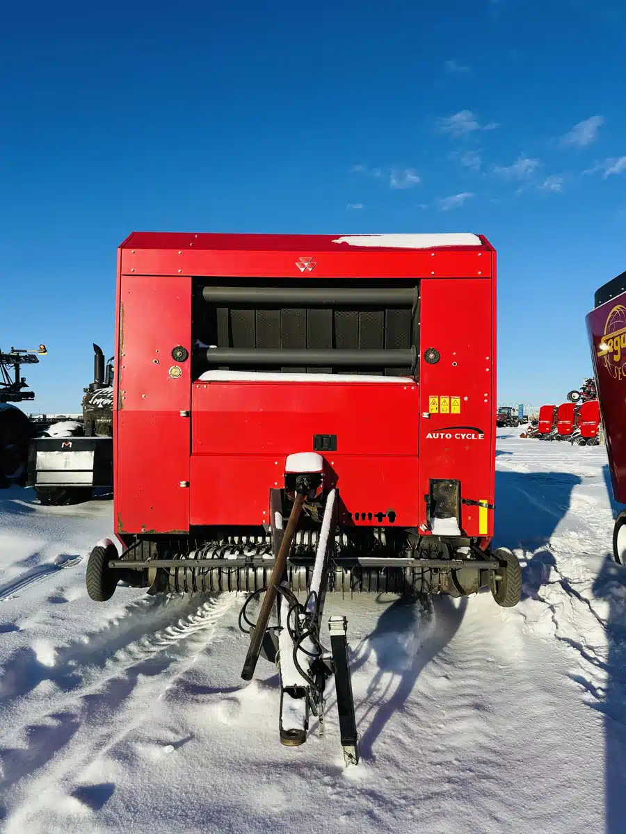 Gallery image 2 for 2016 Massey Ferguson 2956A Round Baler