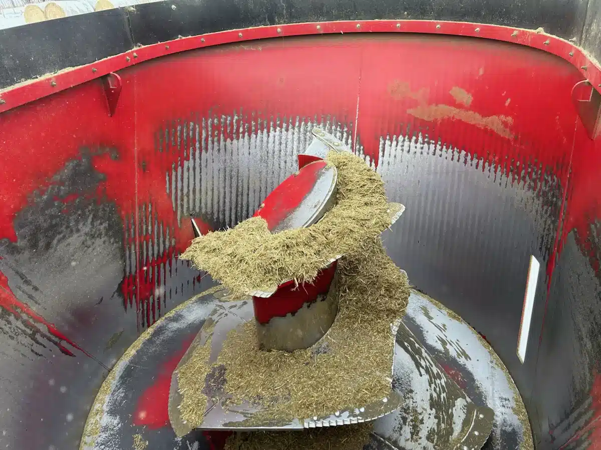 Gallery image 2 for 2016 Haybuster 2660 Bale Processor