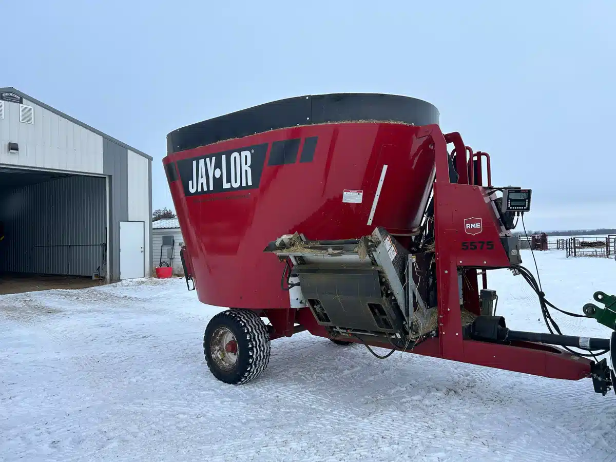 Gallery image 1 for 2016 Haybuster 2660 Bale Processor