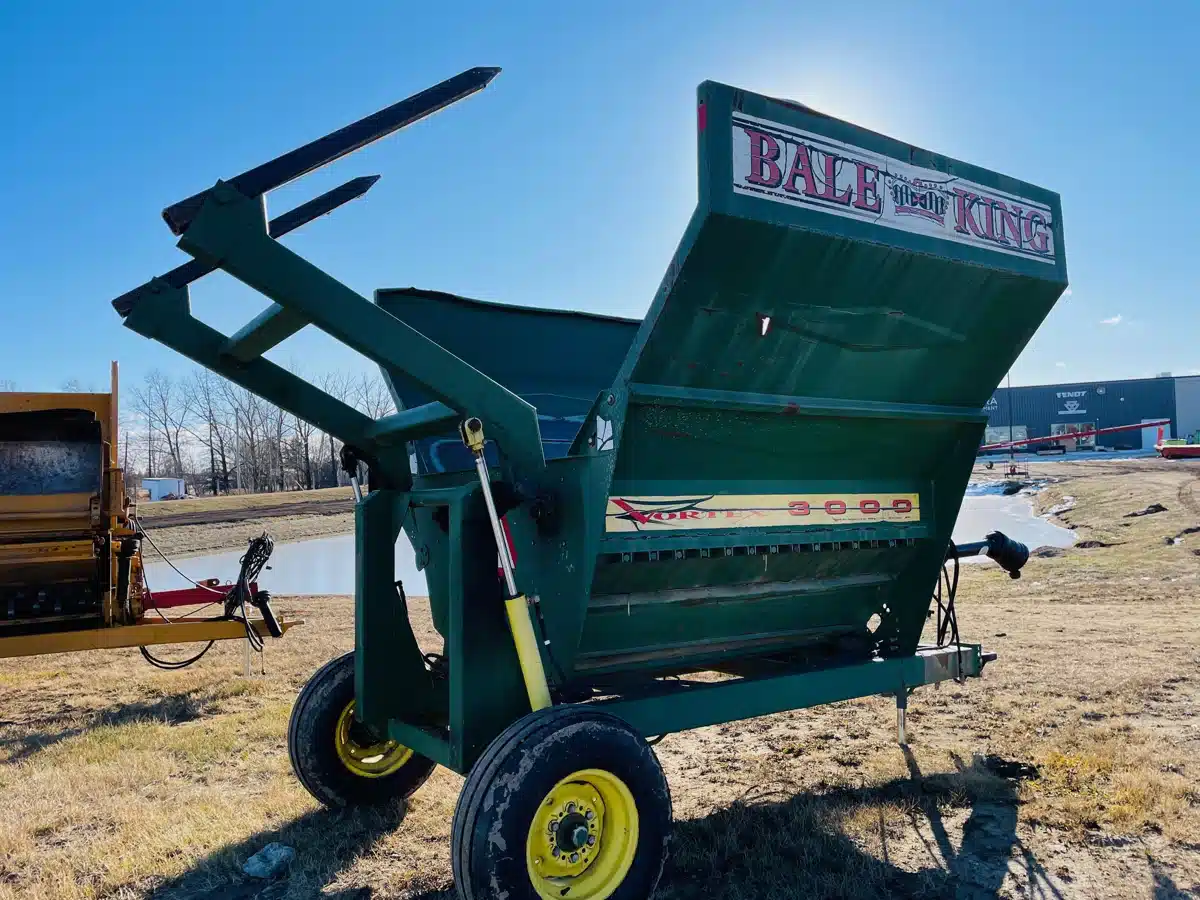 Gallery image 2 for Used 2002 Bale King 3000 Bale Processor