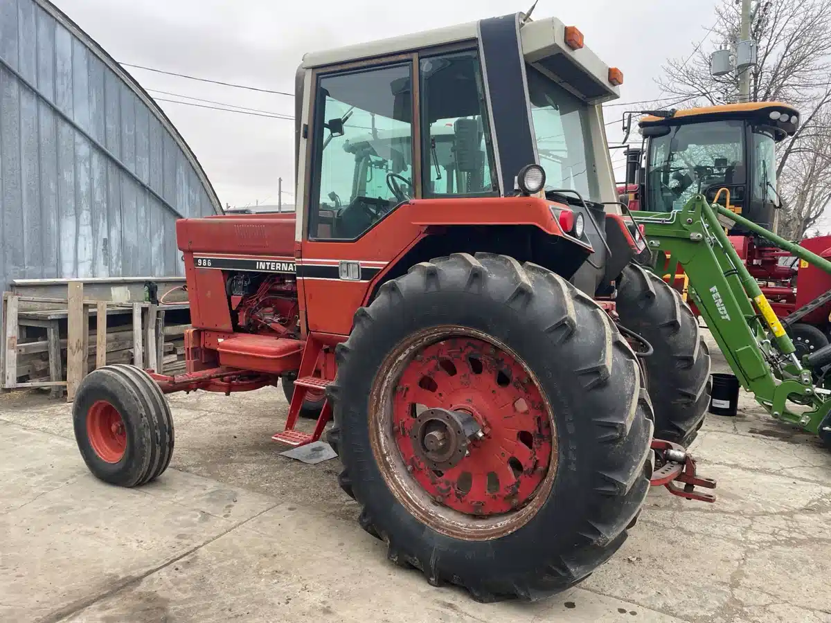 Used 1977 International Harvester 986 Tractor