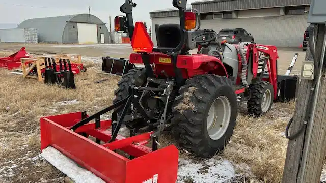 Gallery image 2 for Used 2012 Massey Ferguson 1532HL Tractor