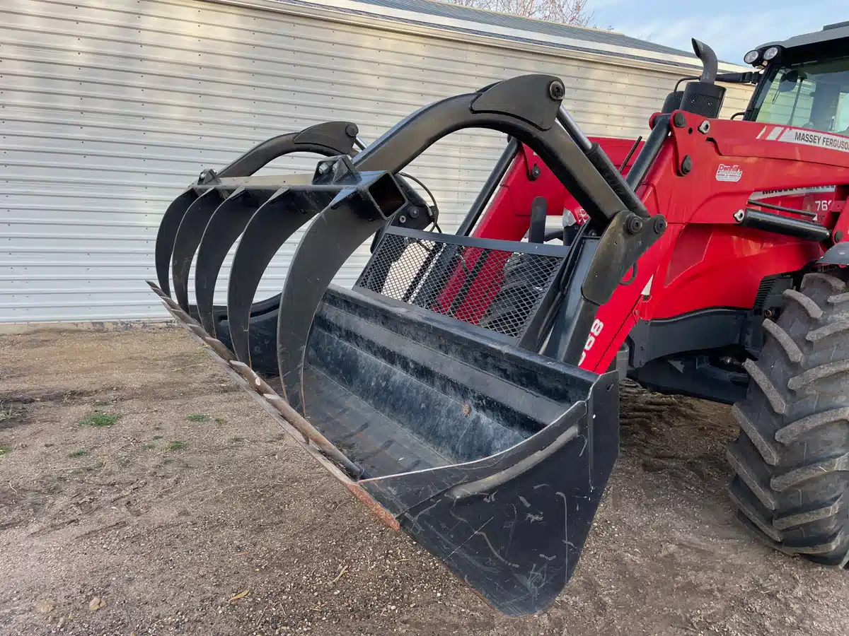 Gallery image 2 for 2013 Massey Ferguson 7618 Tractor