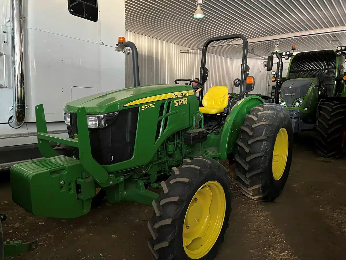Gallery image 1 for 2015 John Deere 5075E Tractor