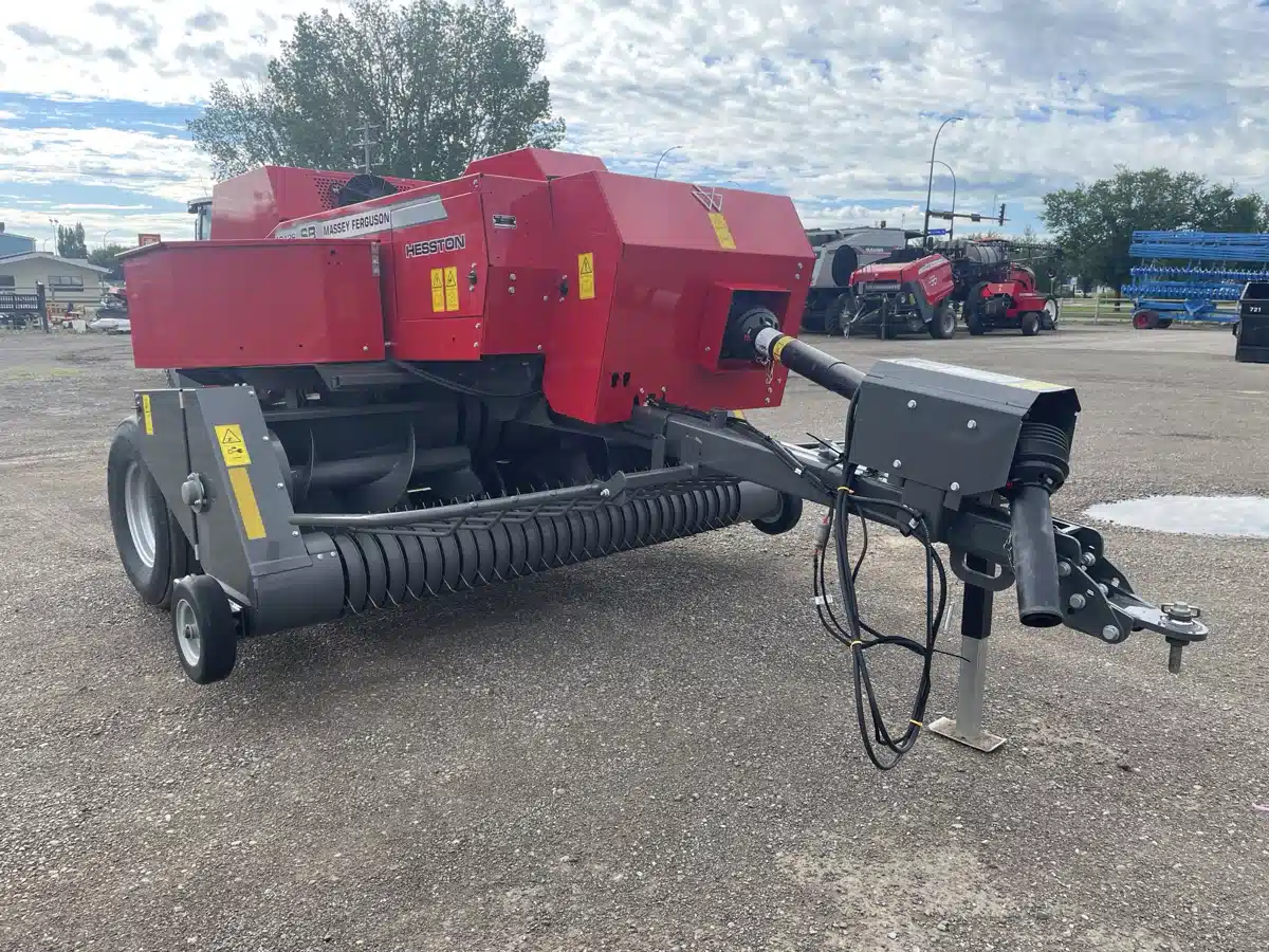 Gallery image 1 for 2024 Massey Ferguson 1842S Square Baler - Small