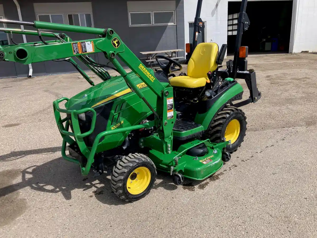 Gallery image 2 for 2014 John Deere 1025R Tractor