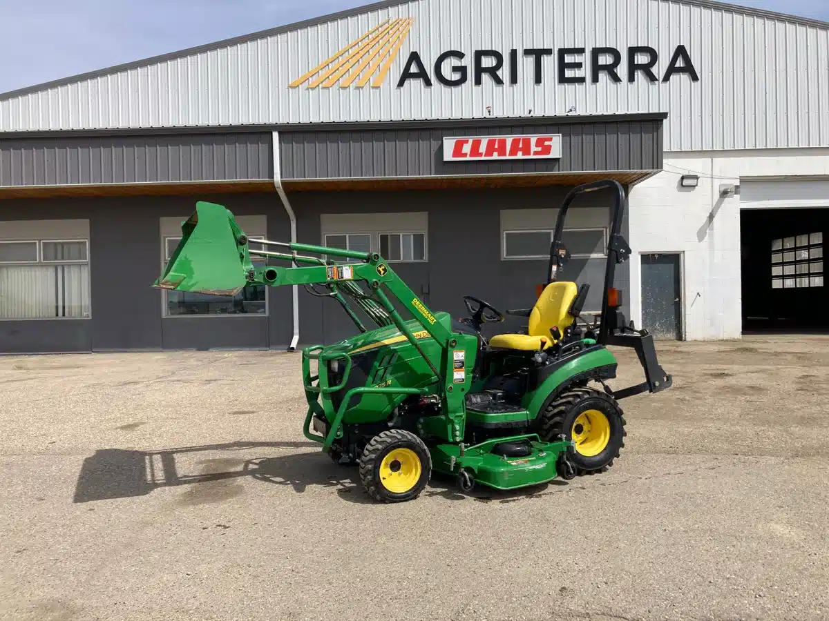 Gallery image 1 for 2014 John Deere 1025R Tractor
