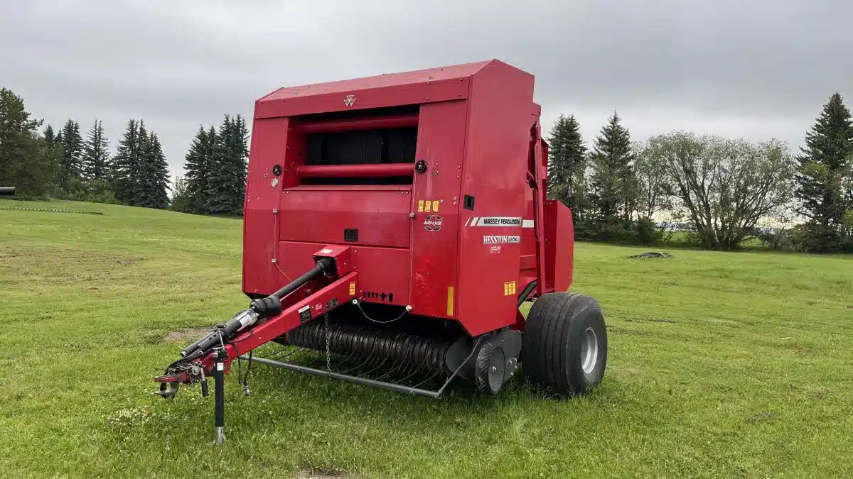Gallery image 1 for 2011 Massey Ferguson 2856A Round Baler