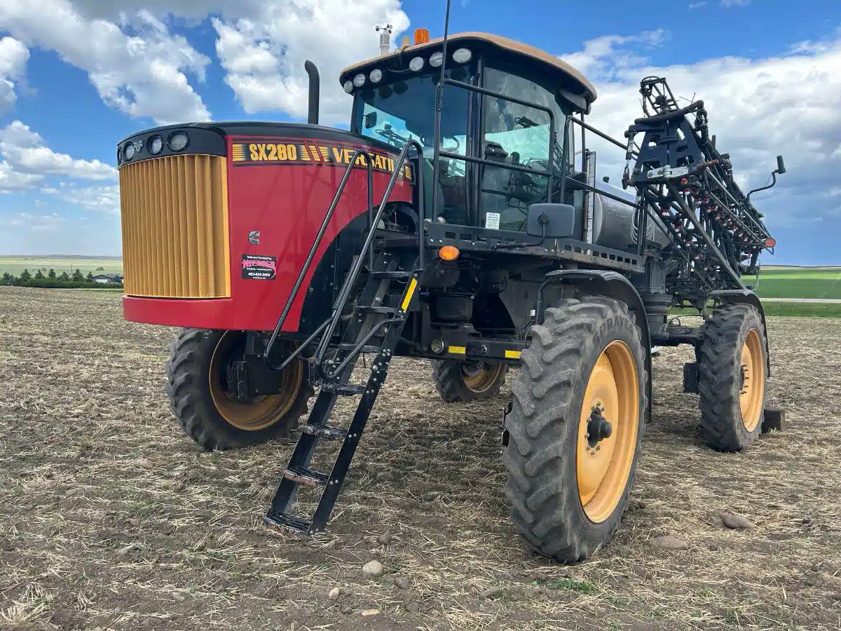Gallery image 1 for 2018 Versatile SX280 Sprayer - Self Propelled