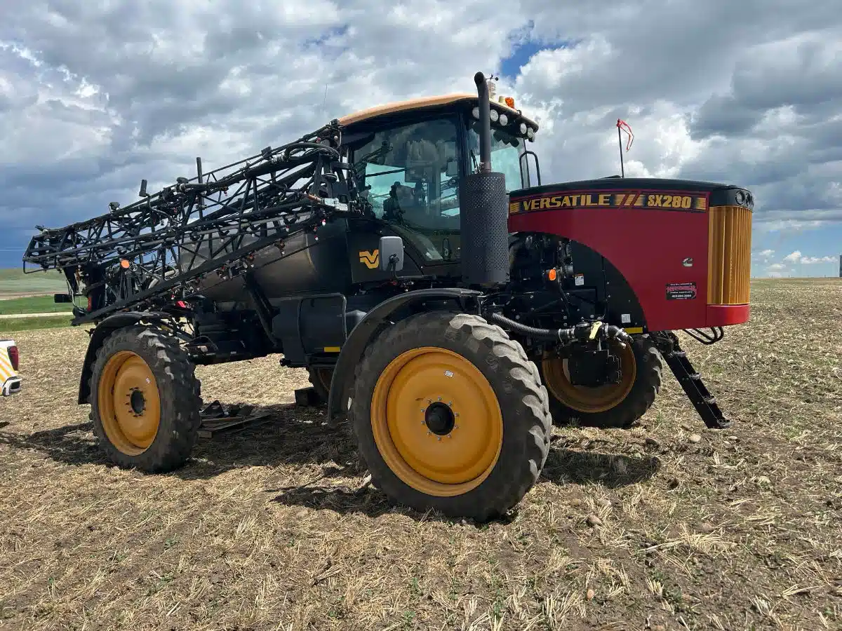 Gallery image 2 for 2018 Versatile SX280 Sprayer - Self Propelled