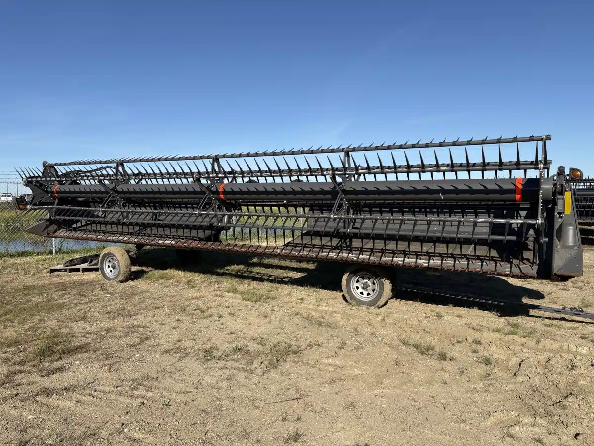 Gallery image 2 for 2019 Massey Ferguson 5400 Header - Draper