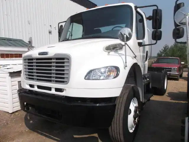 Gallery image 1 for Used 2016 Freightliner M2 Semi-Truck