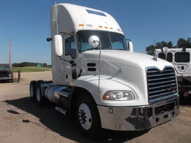 Gallery image 2 for 2016 Mack CXU600 Semi-Truck