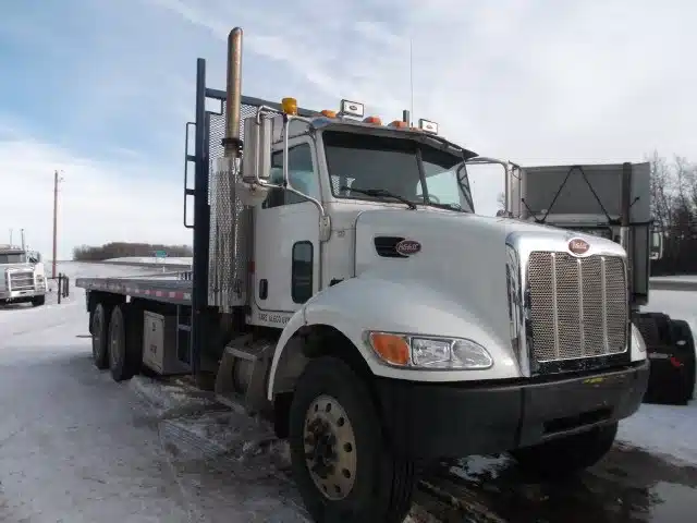 Gallery image 2 for Used 2006 Peterbilt 335 Deck Truck Truck - Flatbed