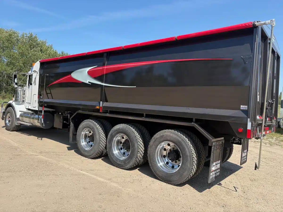 Gallery image 2 for Used 2014 Kenworth T800 Truck - Grain