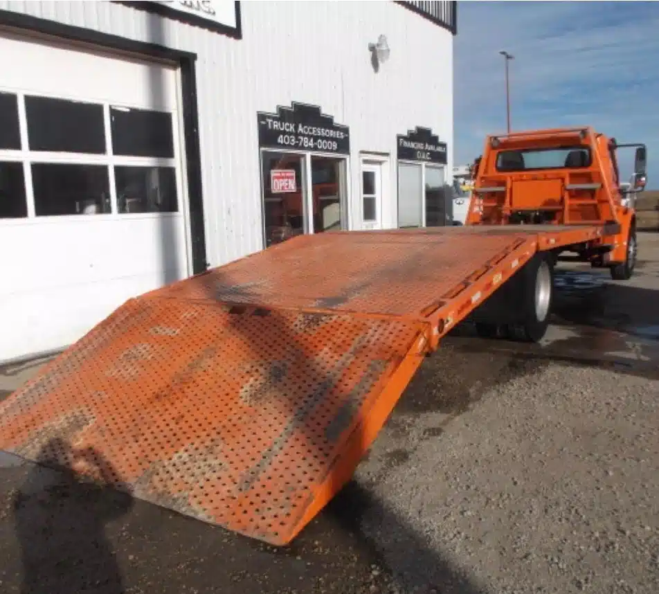 Gallery image 2 for Used 2017 Freightliner M2 Truck Deck