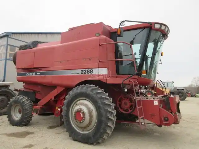 Gallery image 2 for Used 1998 Case IH 2388 Combine