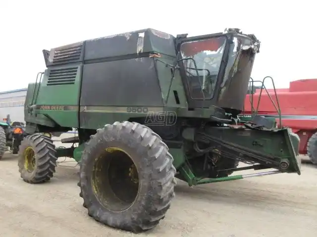 Gallery image 2 for Used 1994 John Deere 9500 Combine