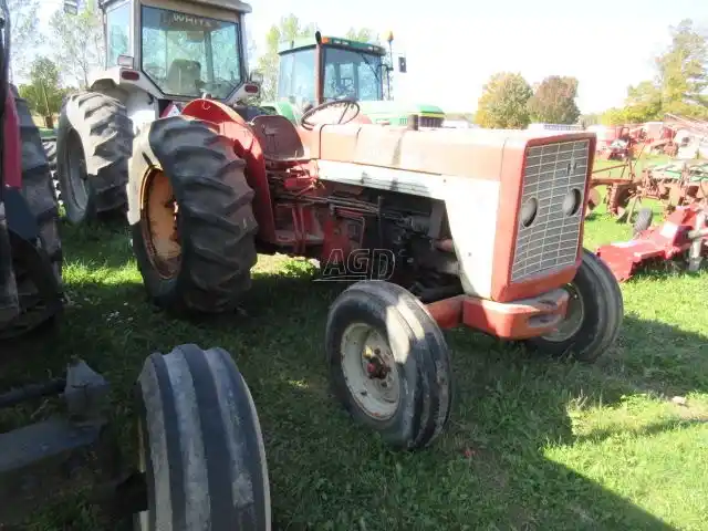 Gallery image 2 for Used 1970 International Harvester 724 Tractor