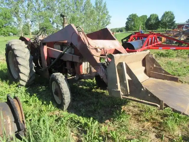 Gallery image 2 for Used 1962 International Harvester B414 Tractor