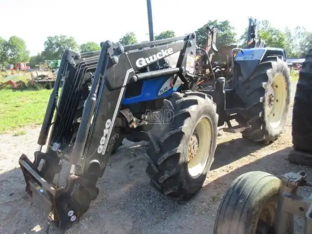 Gallery image 2 for Used 2005 New Holland TL90A Tractor