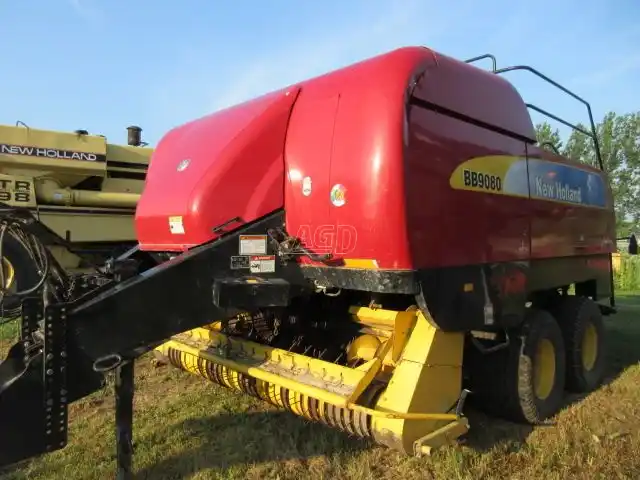 Gallery image 2 for Used 2011 New Holland BB9080 Square Baler - Large
