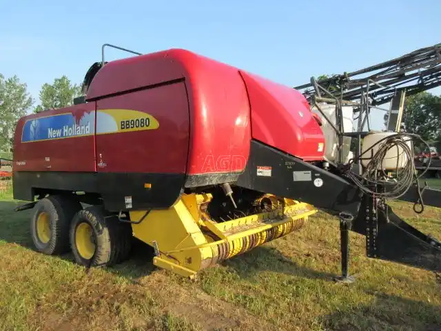 Gallery image 1 for Used 2011 New Holland BB9080 Square Baler - Large